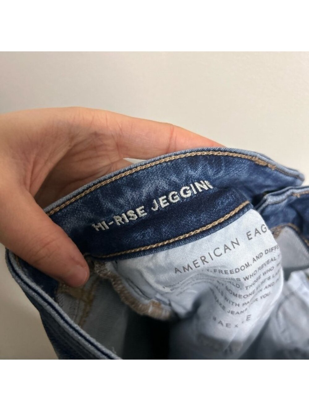 American Eagle Ripped‎ Hi Rise Jeggings - Picture 3 of 4